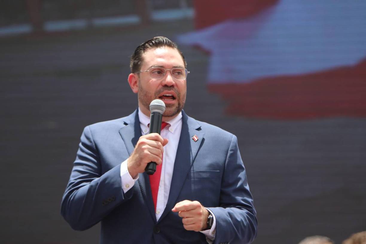 El exdiputado de Libre aprovechó su discurso para lanzar un mensaje de advertencia al oficialismo. 