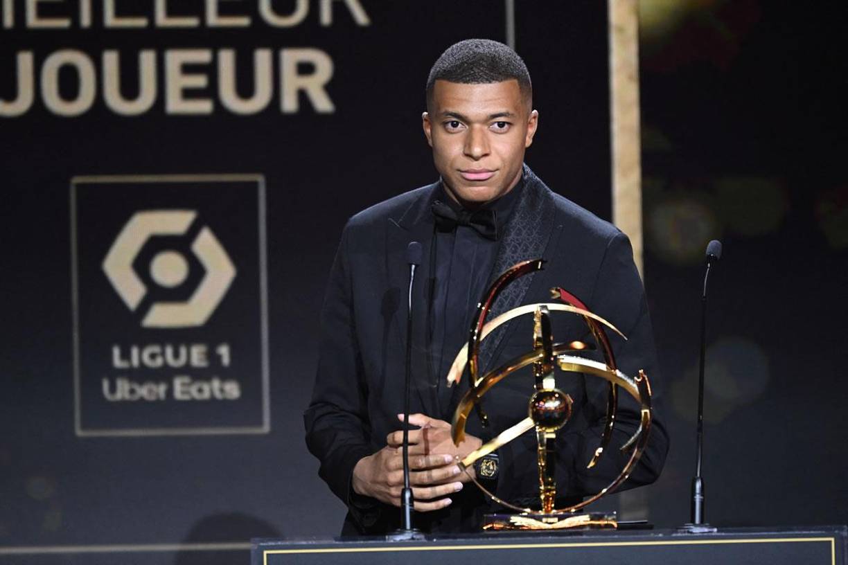 Kylian Mbappé fue premiado hace unos días como el mejor jugador de la Ligue 1 en la temporada 2022-23 y no dudó en aclarar su futuro profesional.