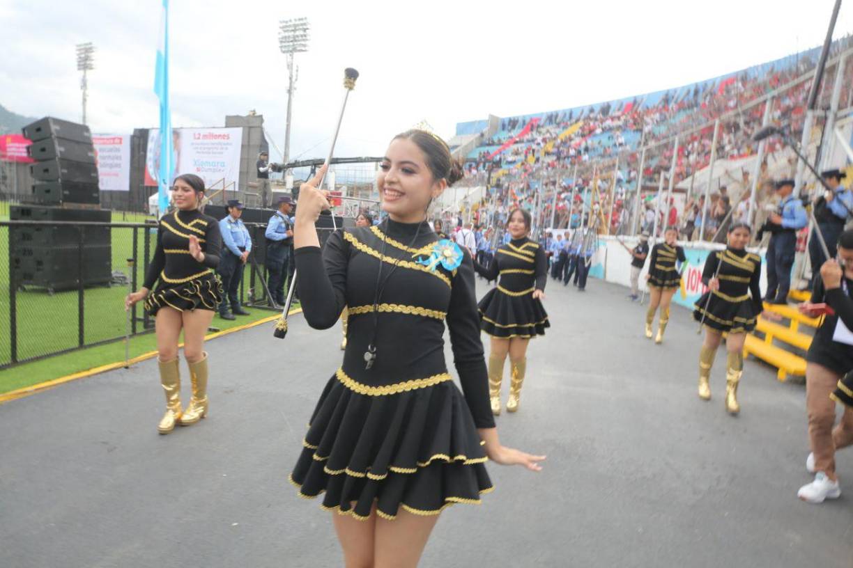 Lauren regaló sonrisas y derrochó talento durante su presentación. 