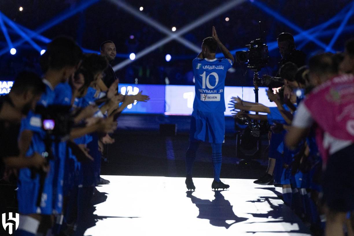 Una espectacular fiesta se vivió este sábado en Arabia Saudita para recibir a Neymar en el Al Hilal.