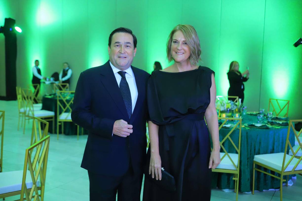 Jesús Medina y Nora Schmid