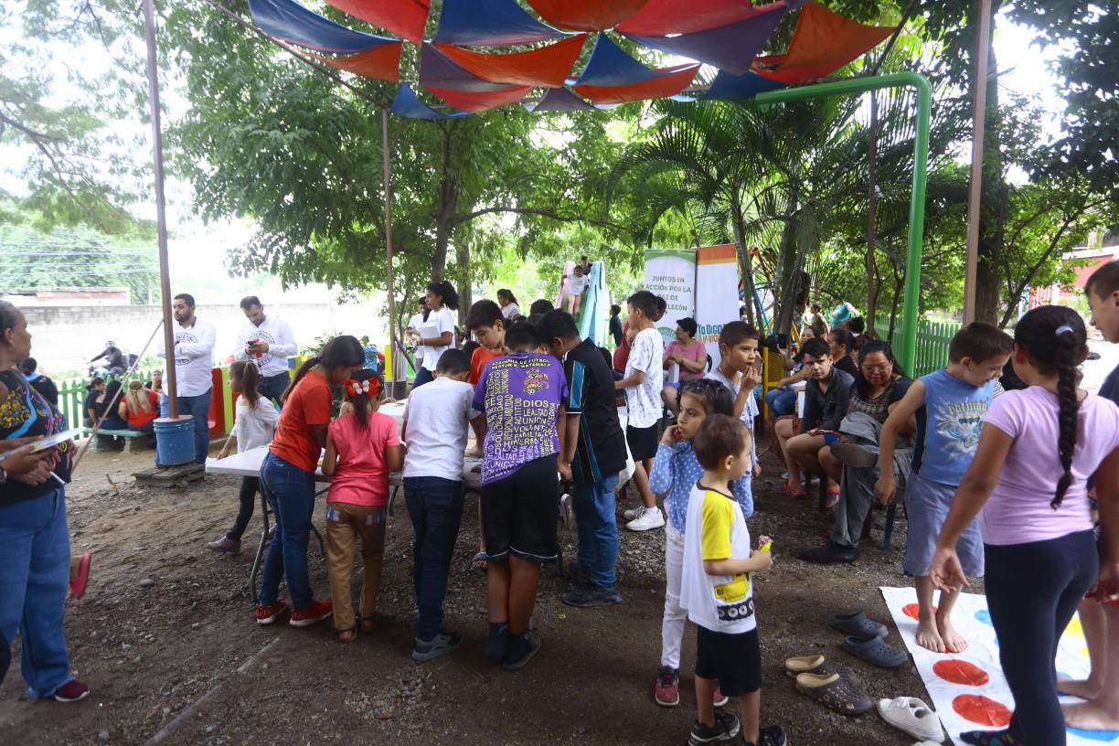 Adecuado con una cerca y sombrillas decorativas, el espacio puede albergar a un gran número de personas.