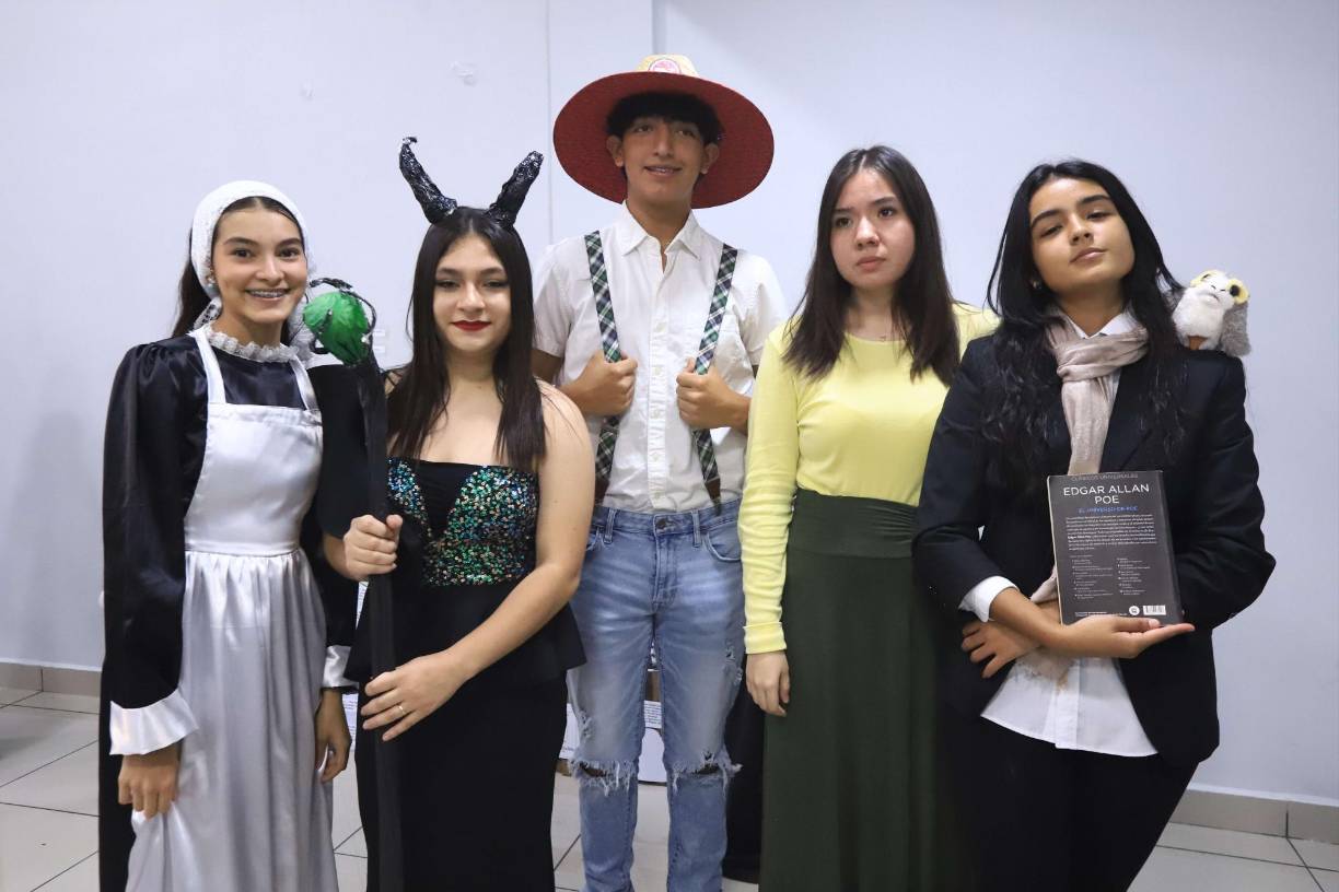 Ariadna Ferrufino, Angie Chinchilla, Maicol García, Ángela Sabillón y Arlene Regalado.