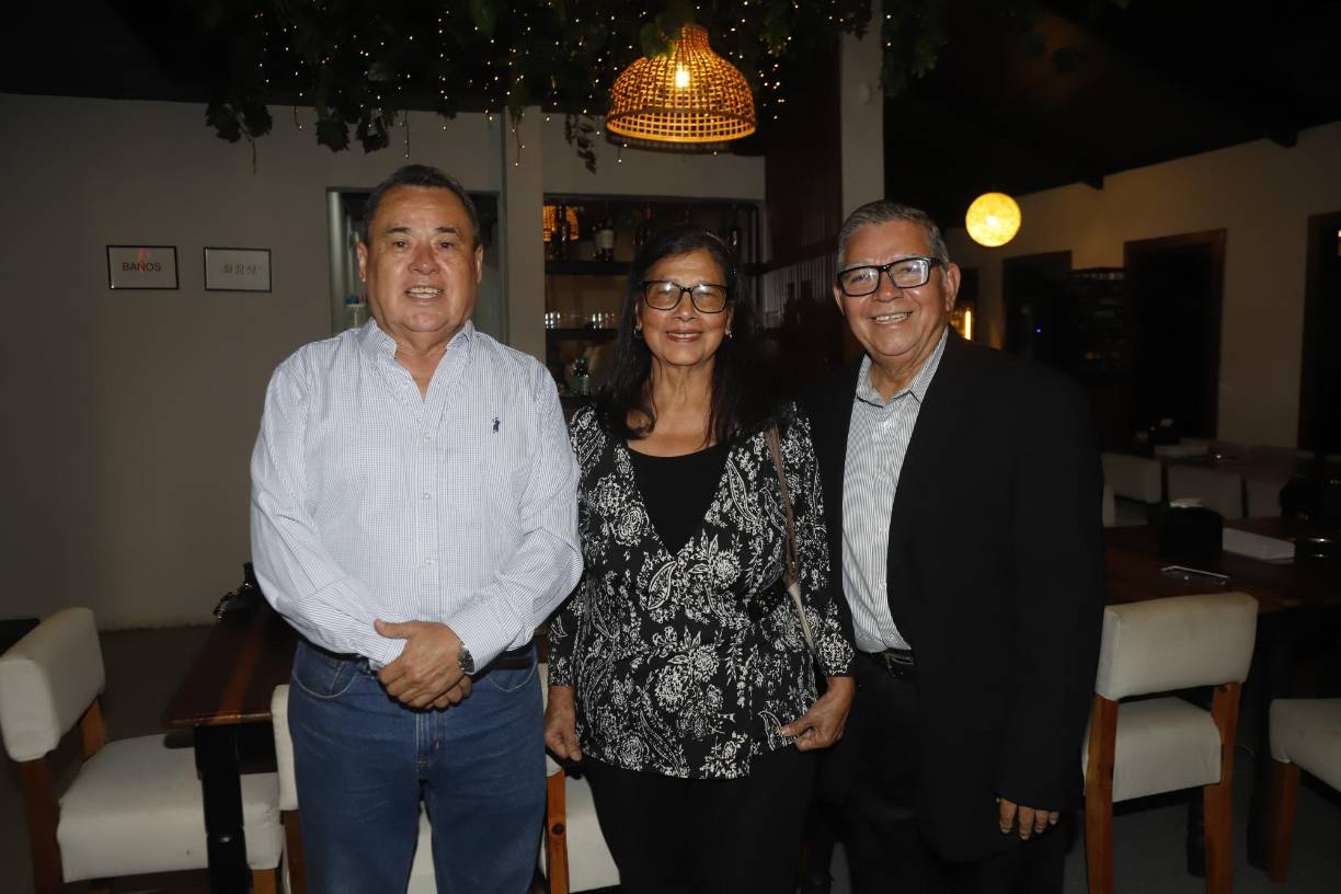René Hernández, Abigail Jiménez y Luis Orellana