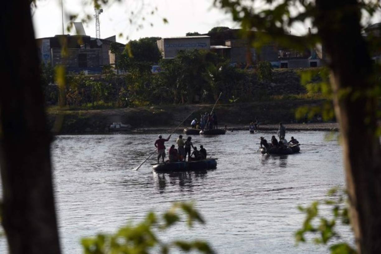 Mientras las caravanas migrantes se ubican todavía cerca de la frontera sur de México, todavía a casi 4,000 kilómetros de la fronteriza Tijuana, el presidente de los Estados Unidos, Donald Trump, ha arremetido de nuevo contra este fenómeno migratorio.
