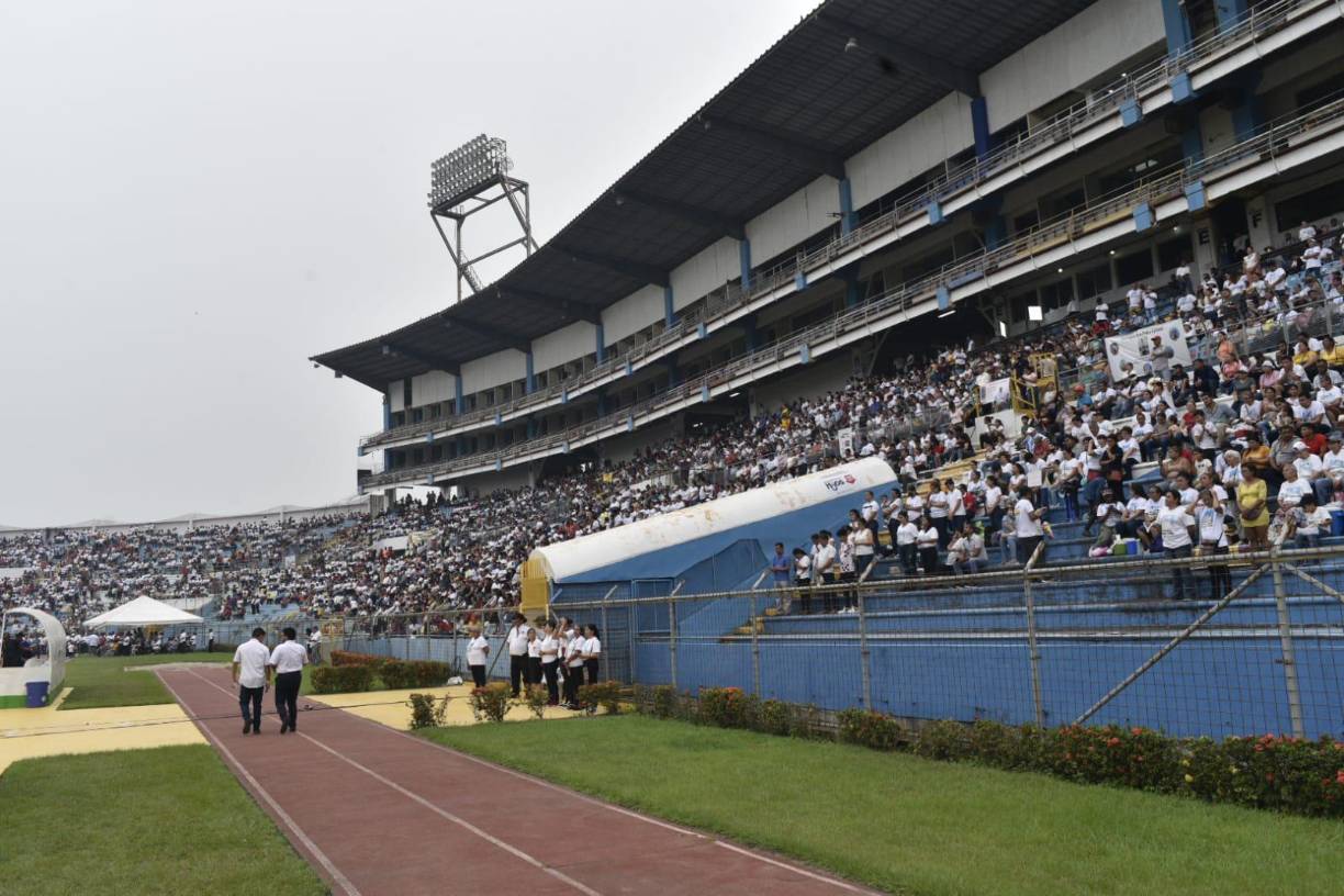 Pastoreó a su amada diócesis de San Pedro Sula durante 28 años y en enero de este año puso su renuncia.No obstante, ha manifestado que regresará a Honduras para ser un pastor de a pie.