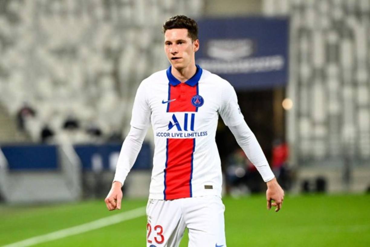 12 - Julian Draxler (27 años) - El centrocampista alemán del PSG tiene un valor de mercado de 20 millones de euros. Bayer Leverkusen o Arsenal son los pretendientes que tiene para irse de París.