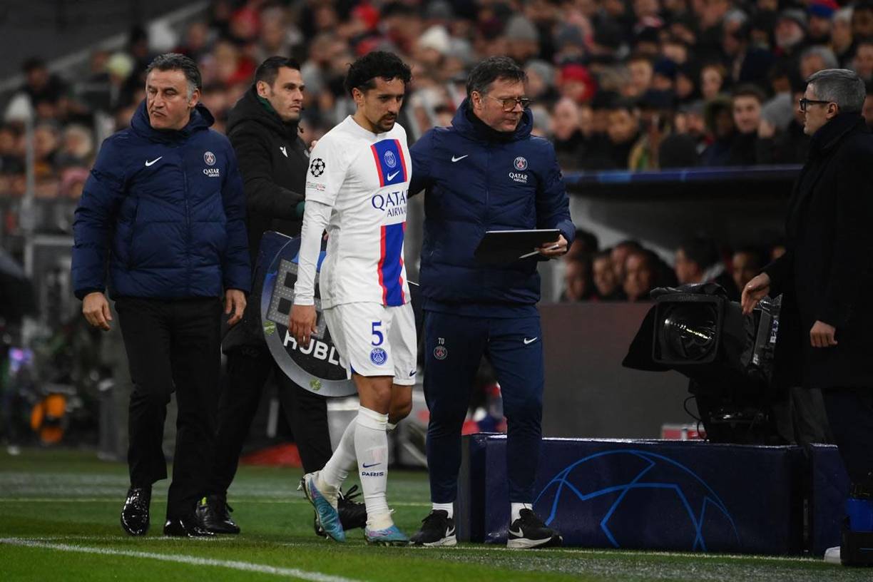 Las malas noticias empezaron para el PSG cuando se lesionó Marquinhos y tuvo que salir del campo en el primer tiempo.