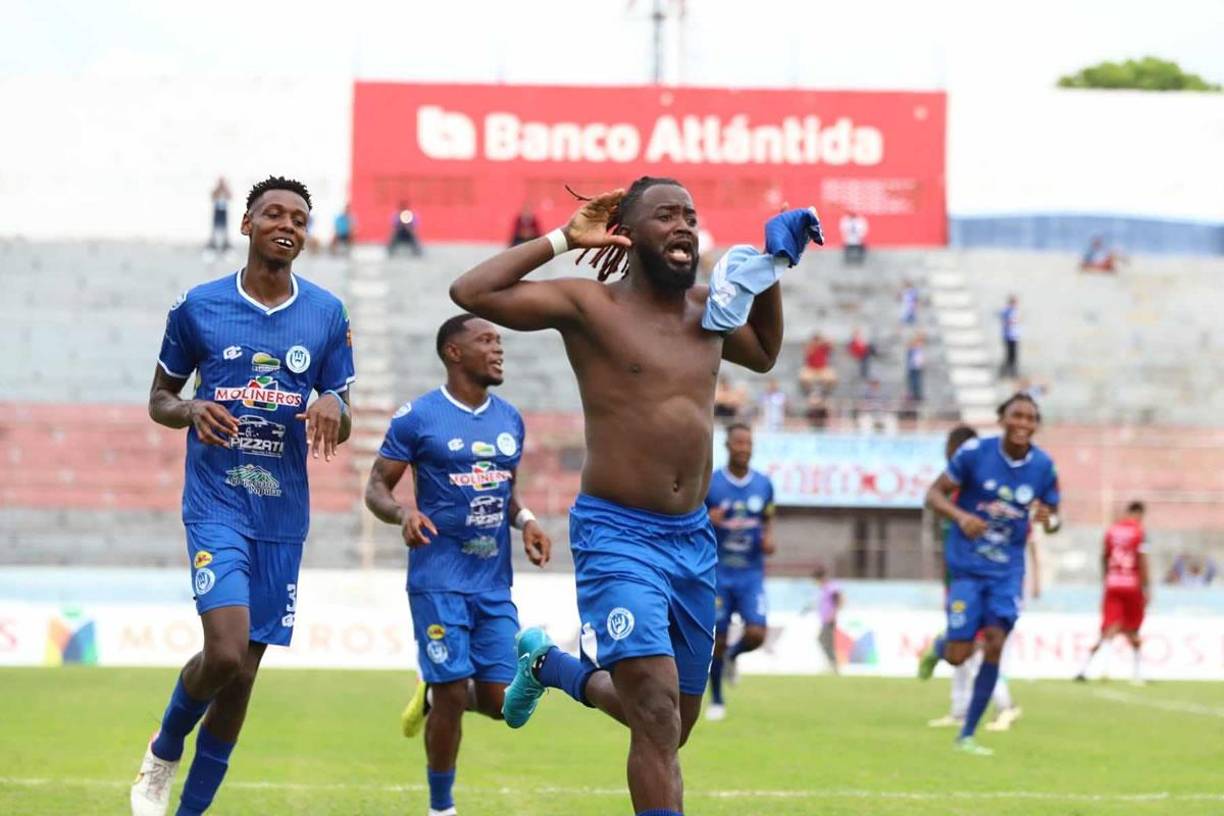 Geovanny ‘El Virus‘ Martínez celebrando su gol que significó el 2-0 del Victoria contra su exequipo el Marathón.