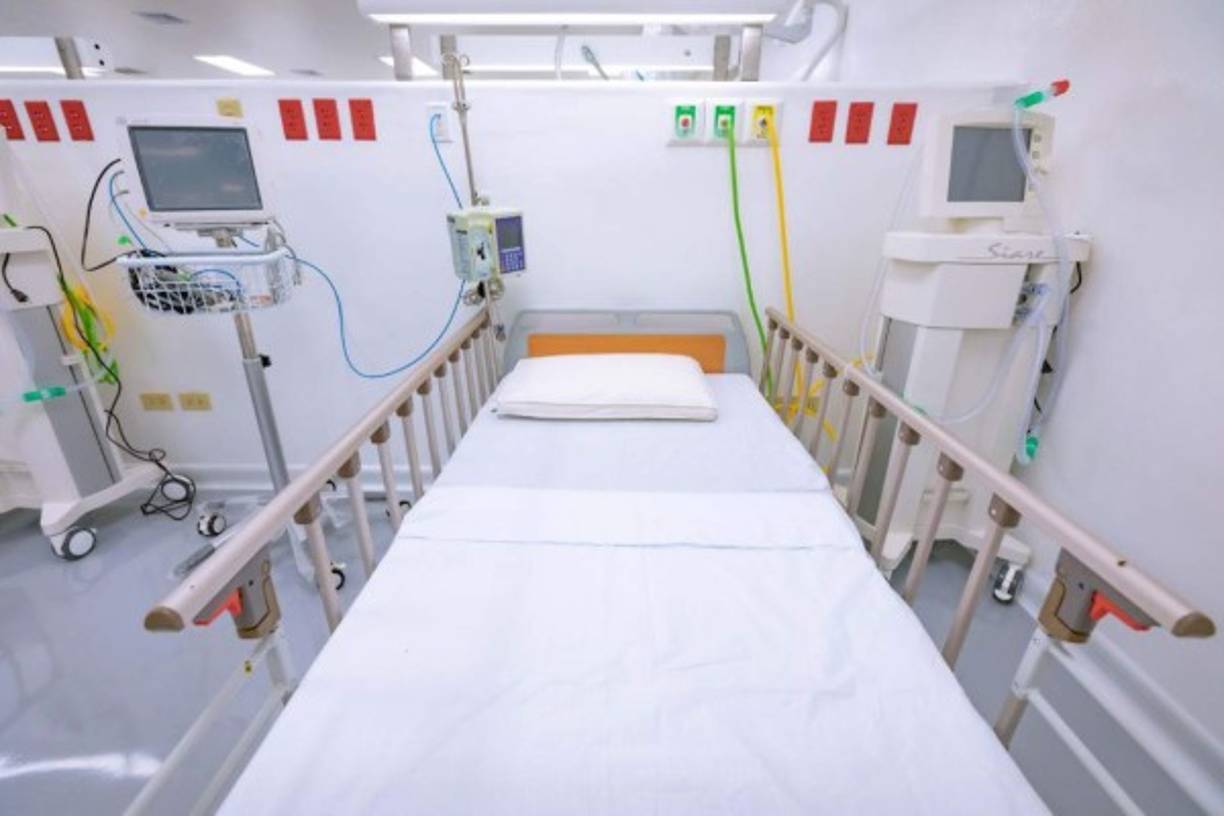 El centro de salud dispondrá inicialmente de 400 camas, entre ellas 105 de unidades de cuidados intensivos y 295 de cuidados intermedios.