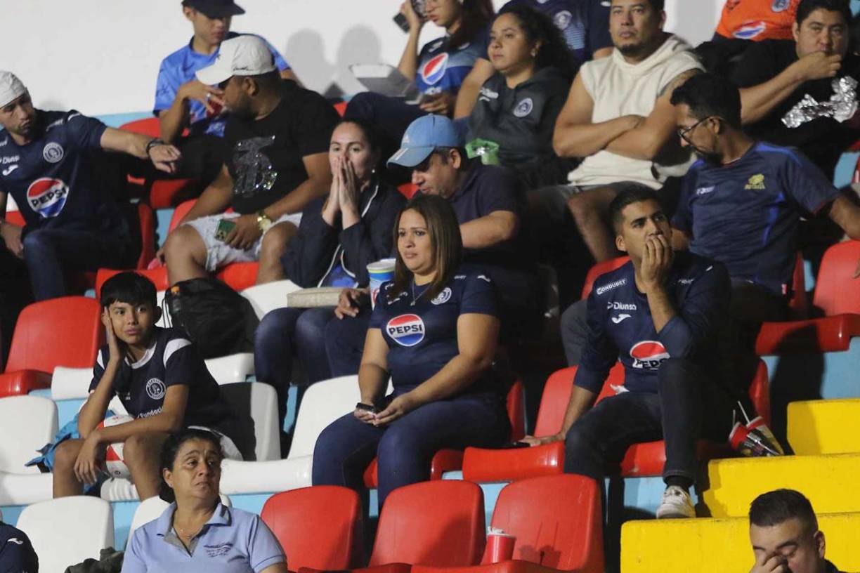 Motagua-Marathón: bellas chicas, ambiente y lo que hizo Auzmendi antes de despedirse del Ciclón