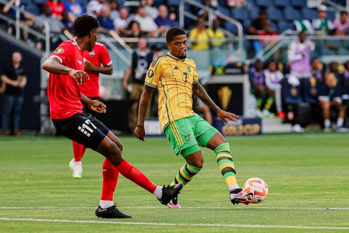 Asimismo ‘disparo’: “Recibes toda la información de tu vuelo a las 23 horas. Ni siquiera hay material deportivo adecuado. Cuando llegas al polideportivo, lo único que te dan es una camiseta. Esto es ridículo. Cuando voy allí, siento que realmente no saben lo que tienen que hacer”.