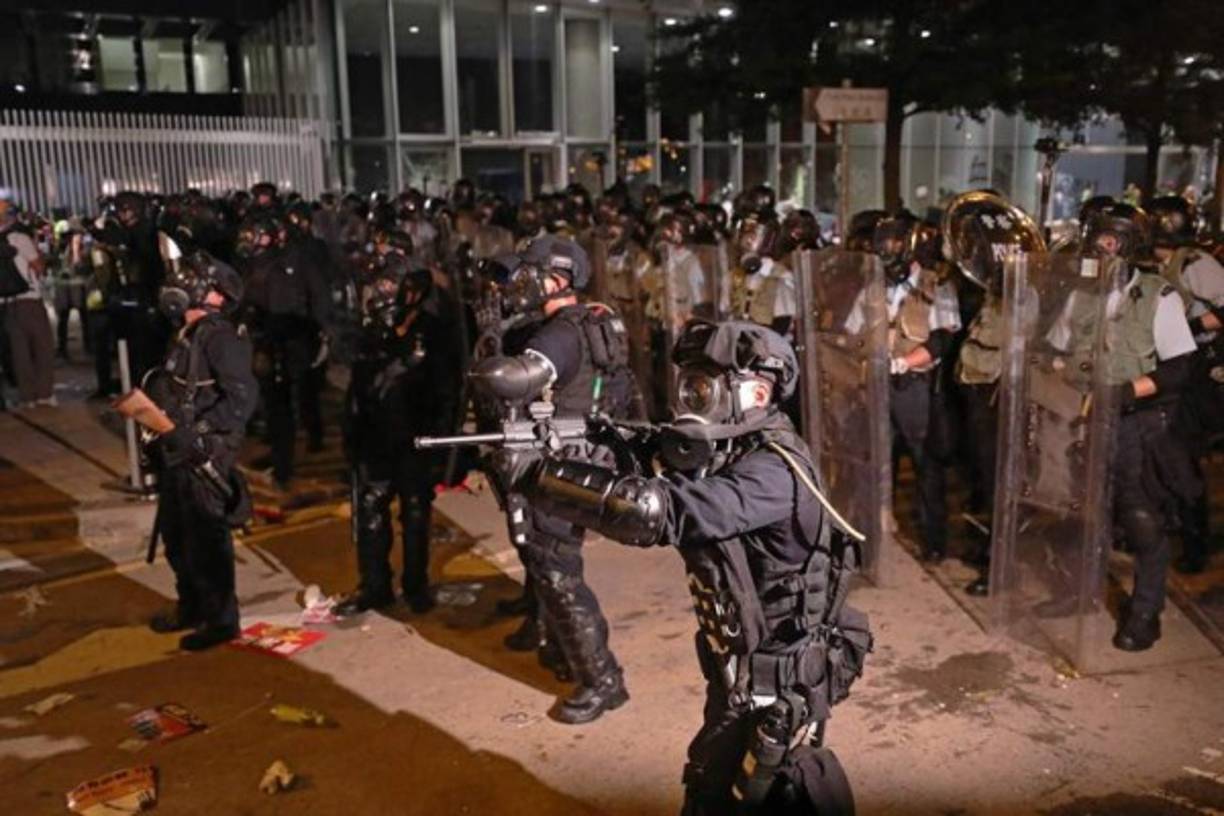 Estados Unidos instó a todas las partes a evitar la violencia mientras que la Unión Europea llamó a 'evitar la escalada' y a un diálogo.