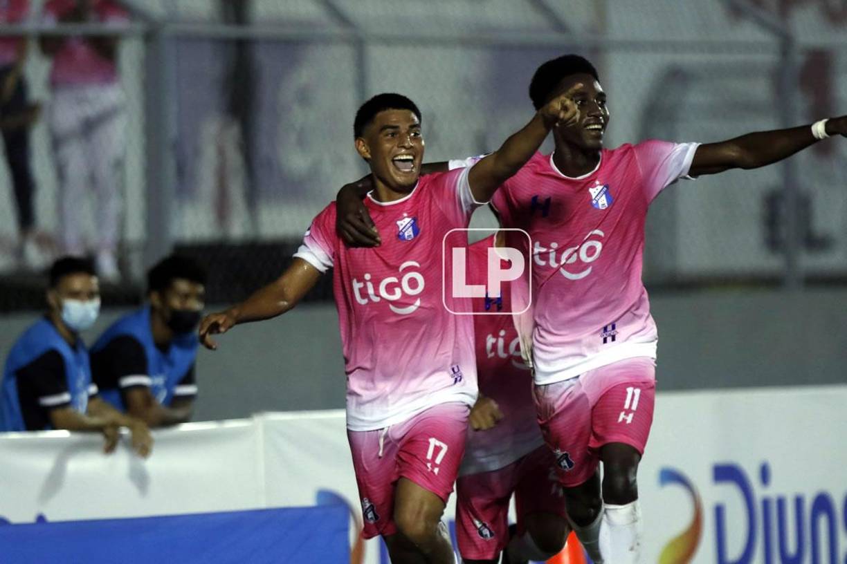 José Ángel Domínguez hizo el segundo gol de los progreseños ante el Victoria en el Micheletti.