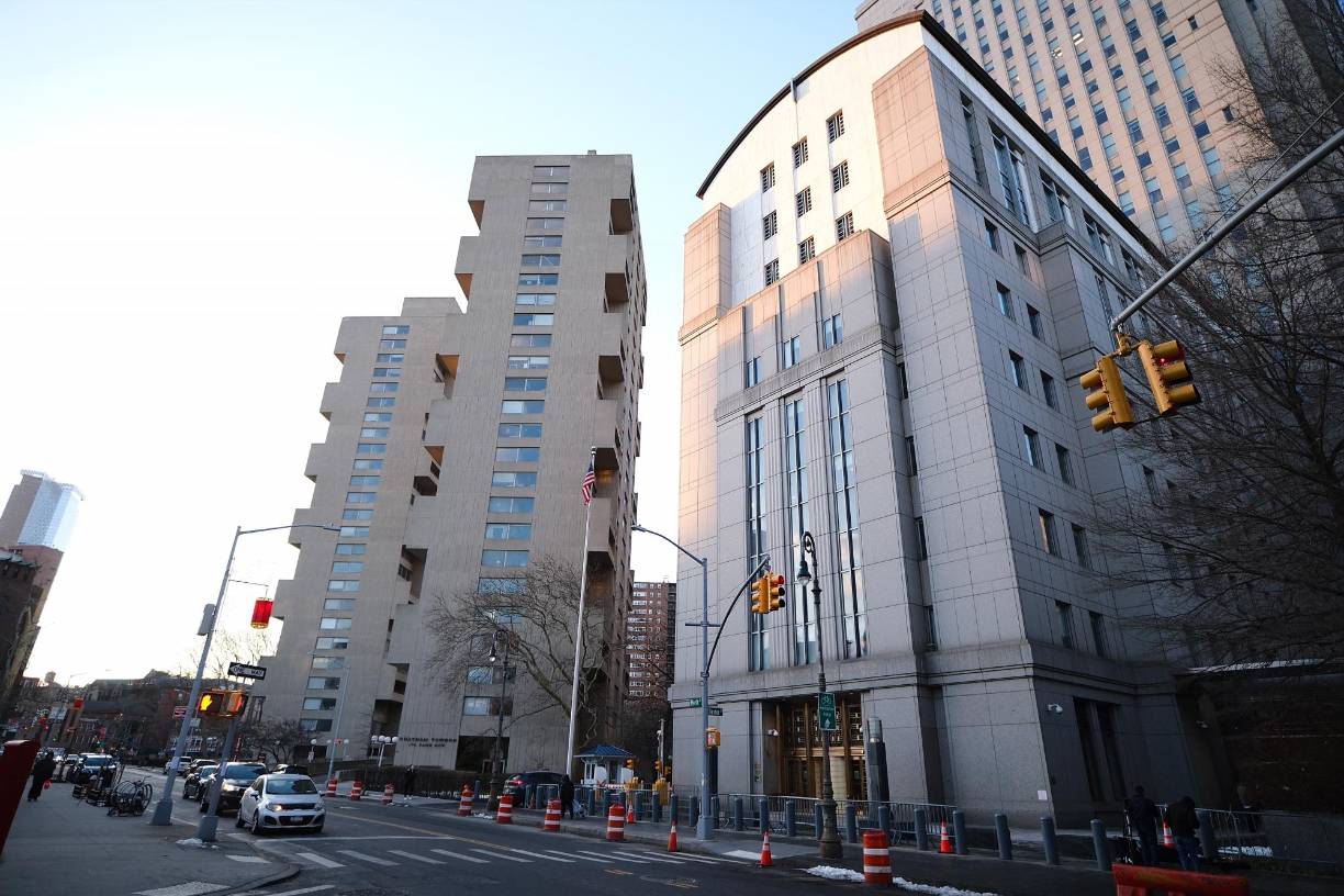 “Después de una semana del juicio en Estados Unidos contra Juan Orlando Hernández, encontrar esto hace más probable que se publique otro libro de Inner City Press”, escribió Lee en X, junto a una fotografía de Juan Orlando Hernández y Barack Obama, durante un encuentro como presidentes de Honduras y Estados Unidos, respectivamente. 