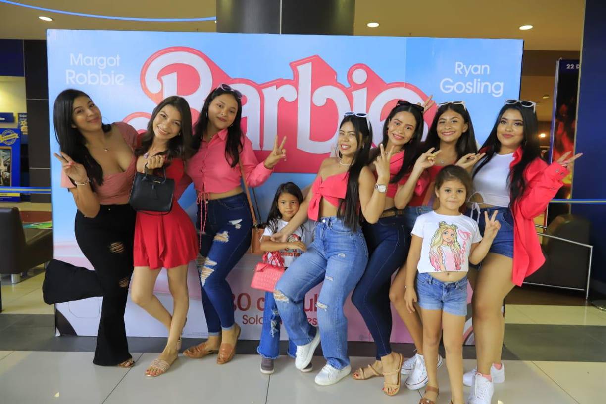 ¡Locura rosa! Así se lucen los sampedranos por estreno de Barbie