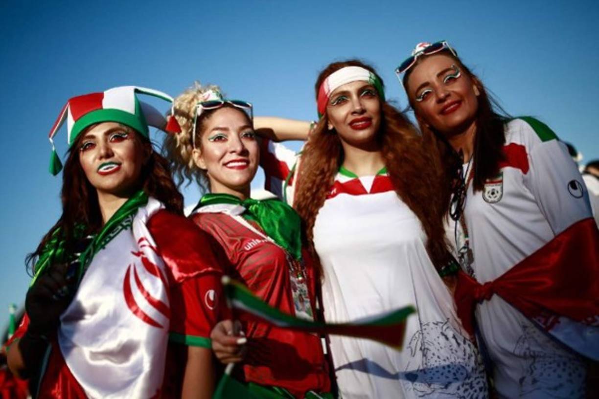 Las aficionadas de Irán irrumpieron con su belleza en el Mundial. Foto AFP