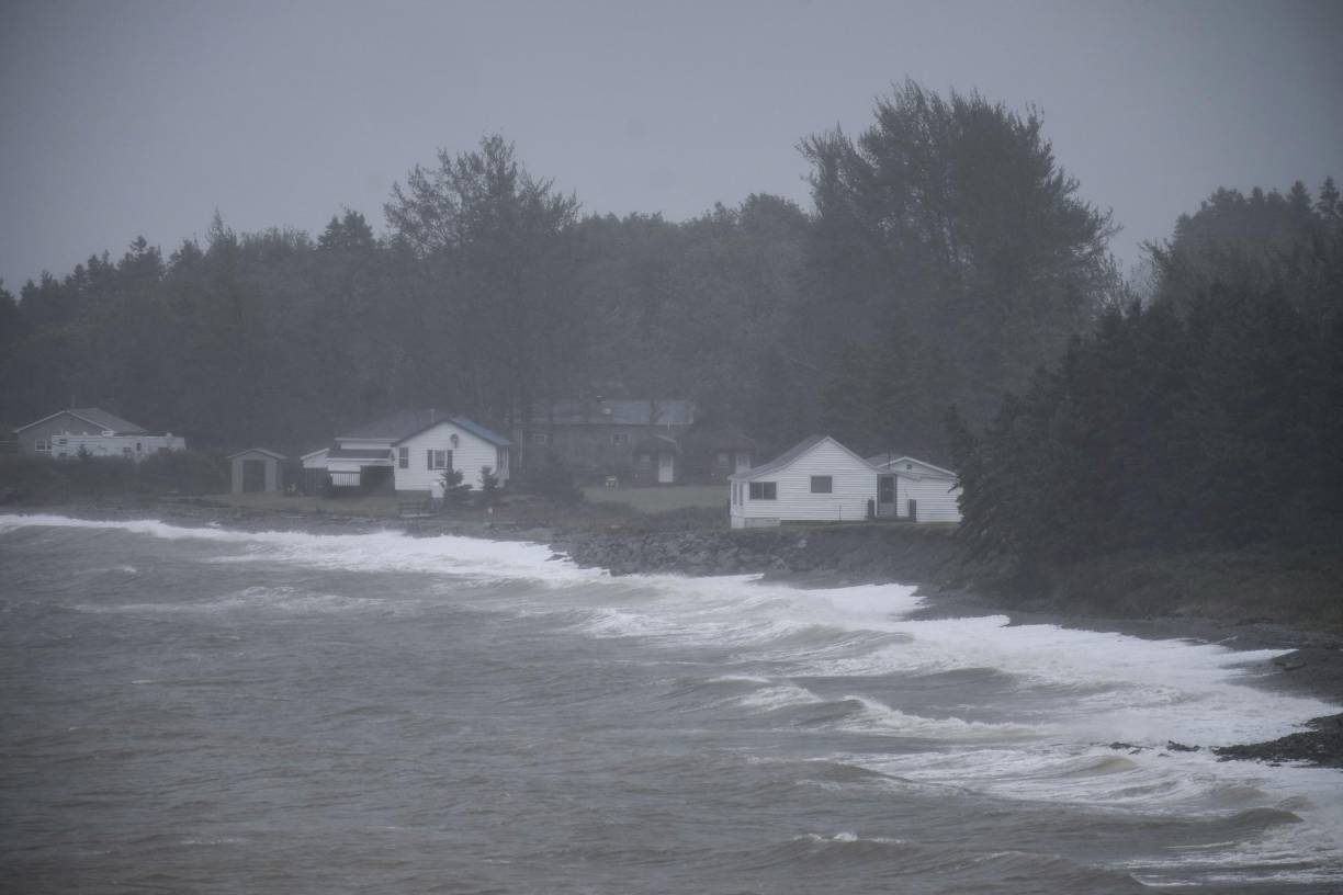 “Nunca habíamos visto condiciones climáticas así”, señaló en Twitter la policía de Charlottetown, en la Isla del Príncipe Eduardo.