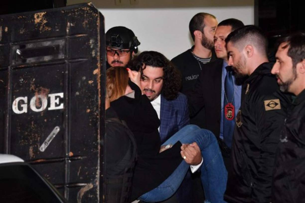 El abogado de la mujer que acusa a Neymar de violación se desmayó y tuvo que ser trasladada a un centro médico.