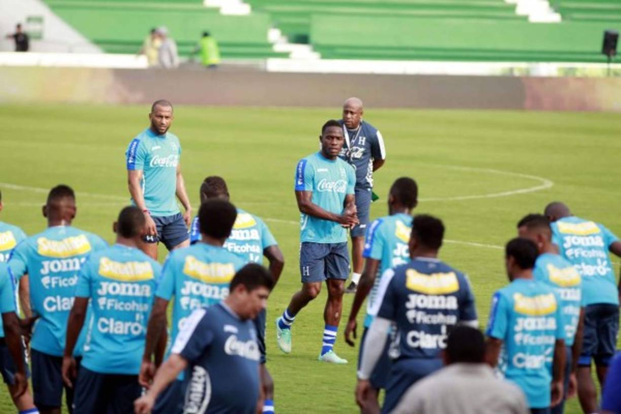 Víctor 'Muma' Bernárdez y Maynor Figueroa serán titulares contra México.