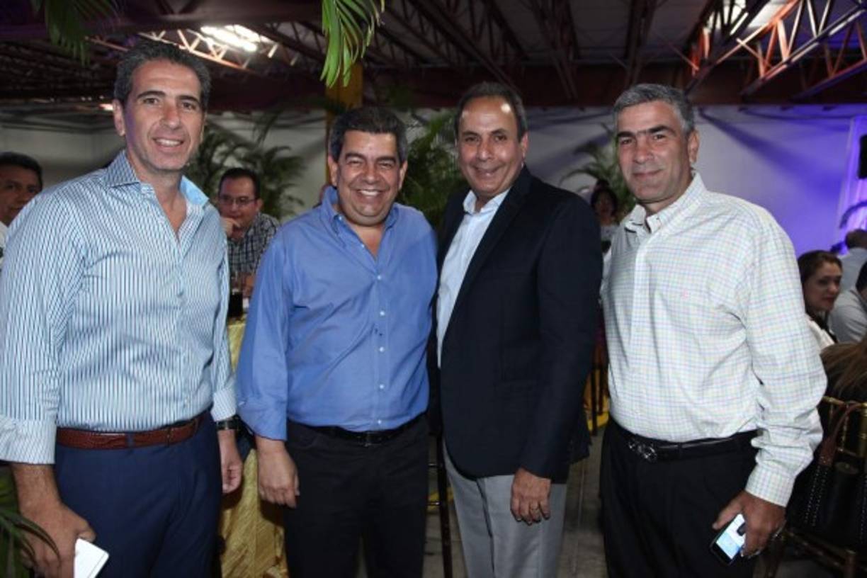 Andrés y Emil Hawit, Omar Monterroso y Jesús Hawit.