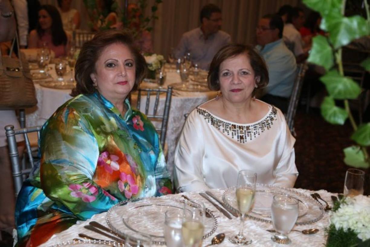 Nuhed y Widad Canahuati.