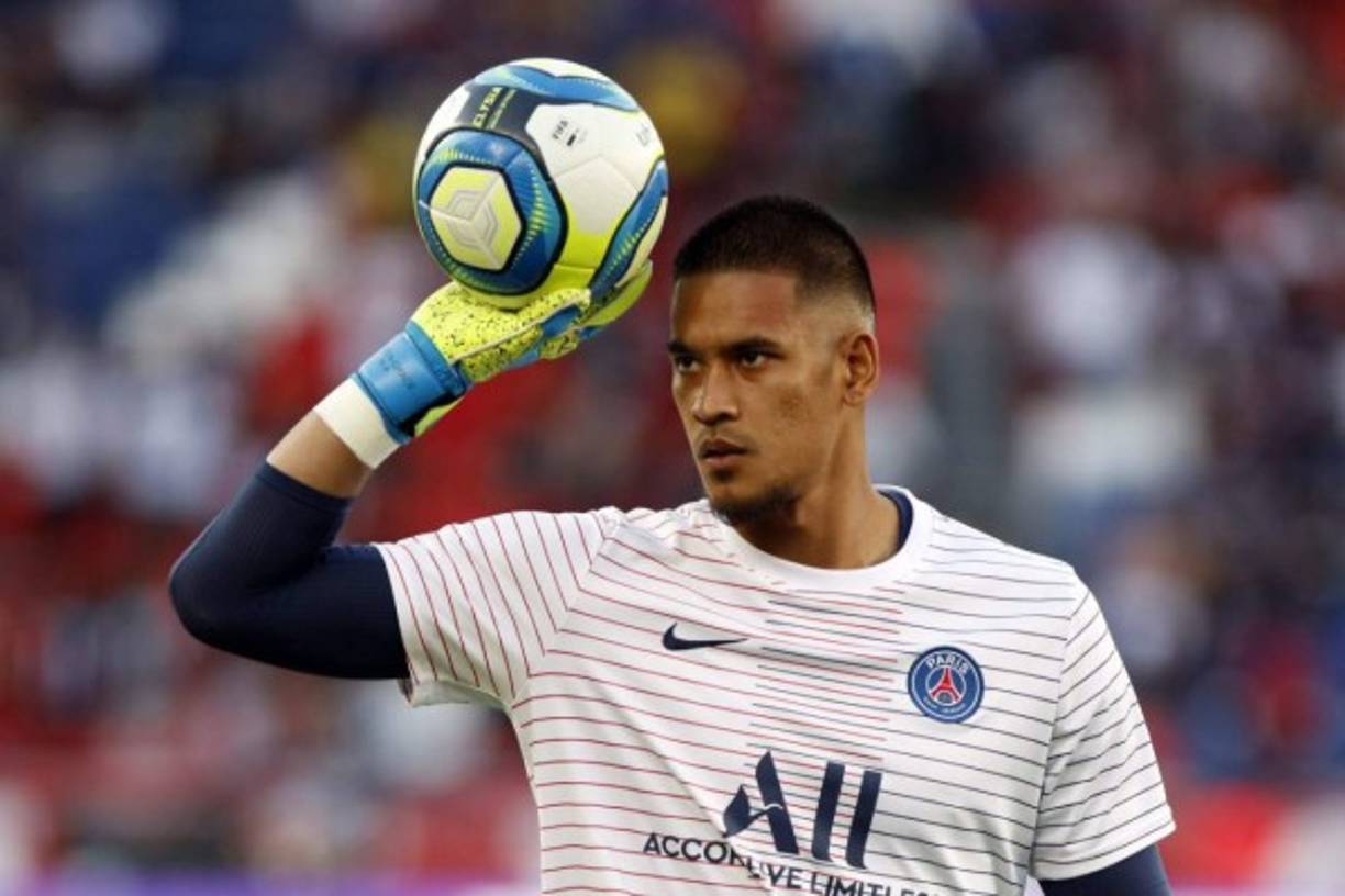 El portero francés Alphonse Areola, del París Saint Germain, tiene ya un acuerdo con el Real Madrid, según desvela Radio Montecarlo, y el próximo sábado podría estar ya en Madrid para ser presentado por el club. Sería el reemplazo de Keylor Navas que será jugador del PSG.
