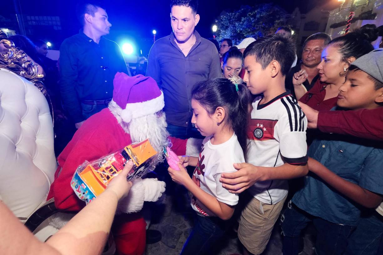 Las otras villas navideñas se inaugurarán en los sectores de Cofradía, Chamelecón Norte y Sur, Stibys, Rivera Hernández, Alfonzo Lacayo, Satélite y El Carmen, para que los niños, jóvenes y adultos disfruten de la época decembrina.