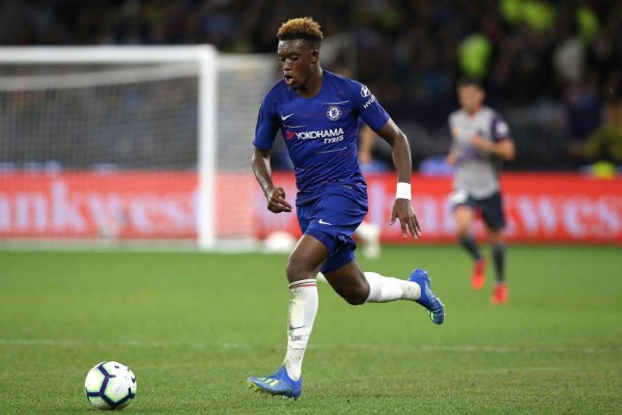El Bayern Múnich habría presentado una nueva propuesta al Chelsea por el atacante Callum Hudson-Odoi, de cerca de 35 millones de euros. Hasta ahora el club londinense se ha negado a autorizar el traspaso del jugador, quien también está en el punto de mira de Borussia Dortmund o RB Leipzig.