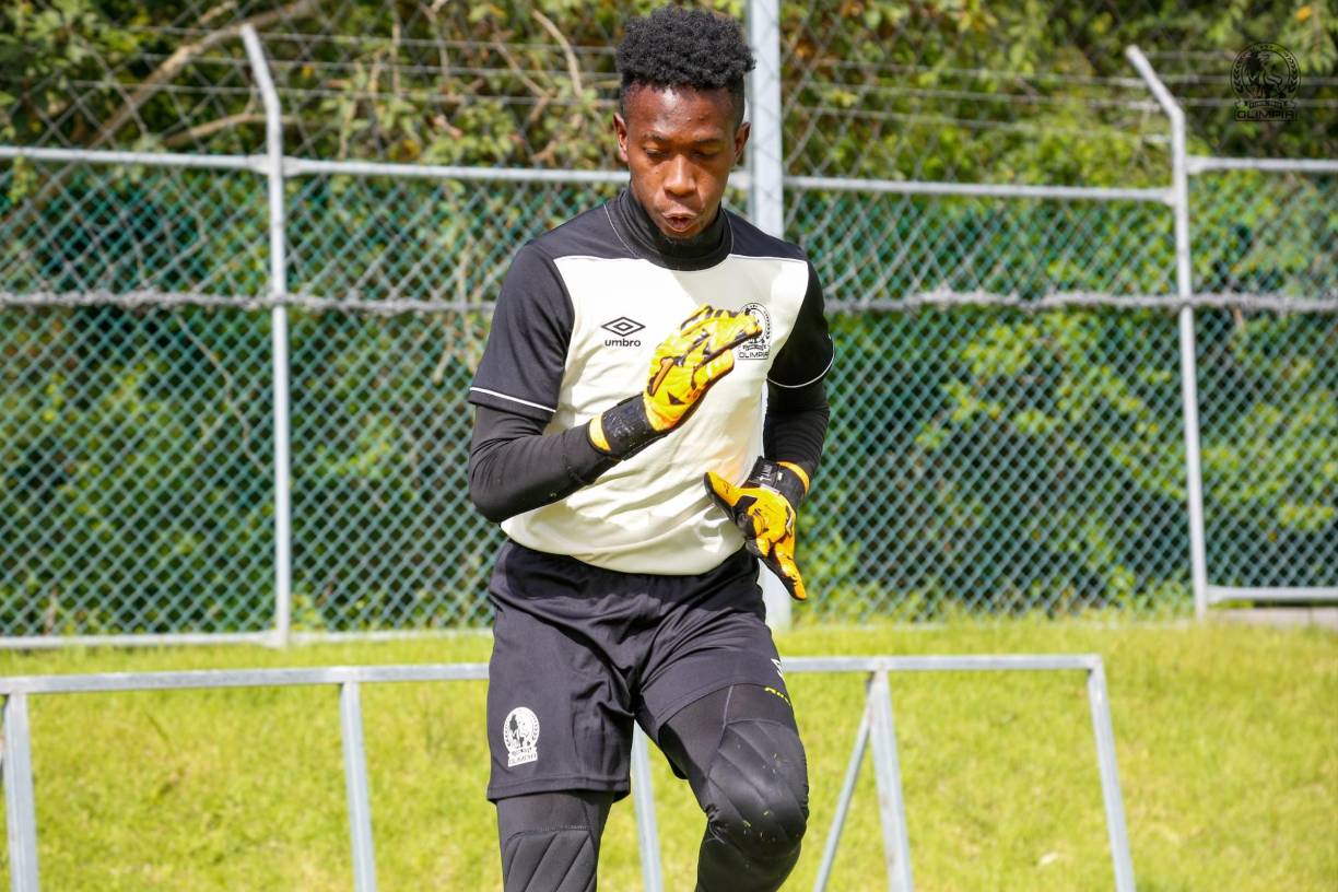 Esto indica que es el turno para Alex Güity, el guardameta está en el segundo de la lista y será el elegido.