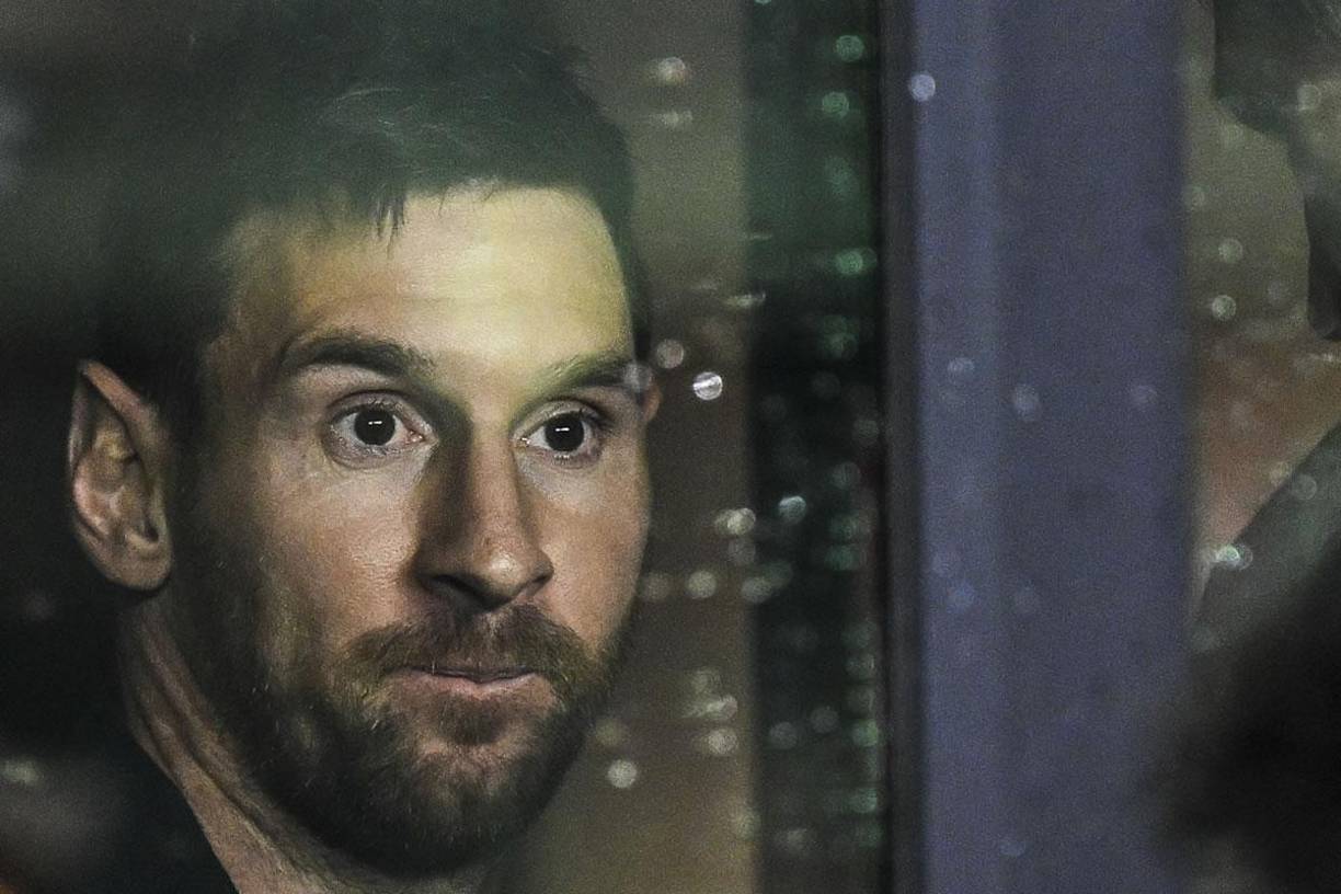 Leo Messi son semblante serio en la final de la US Open Cup.