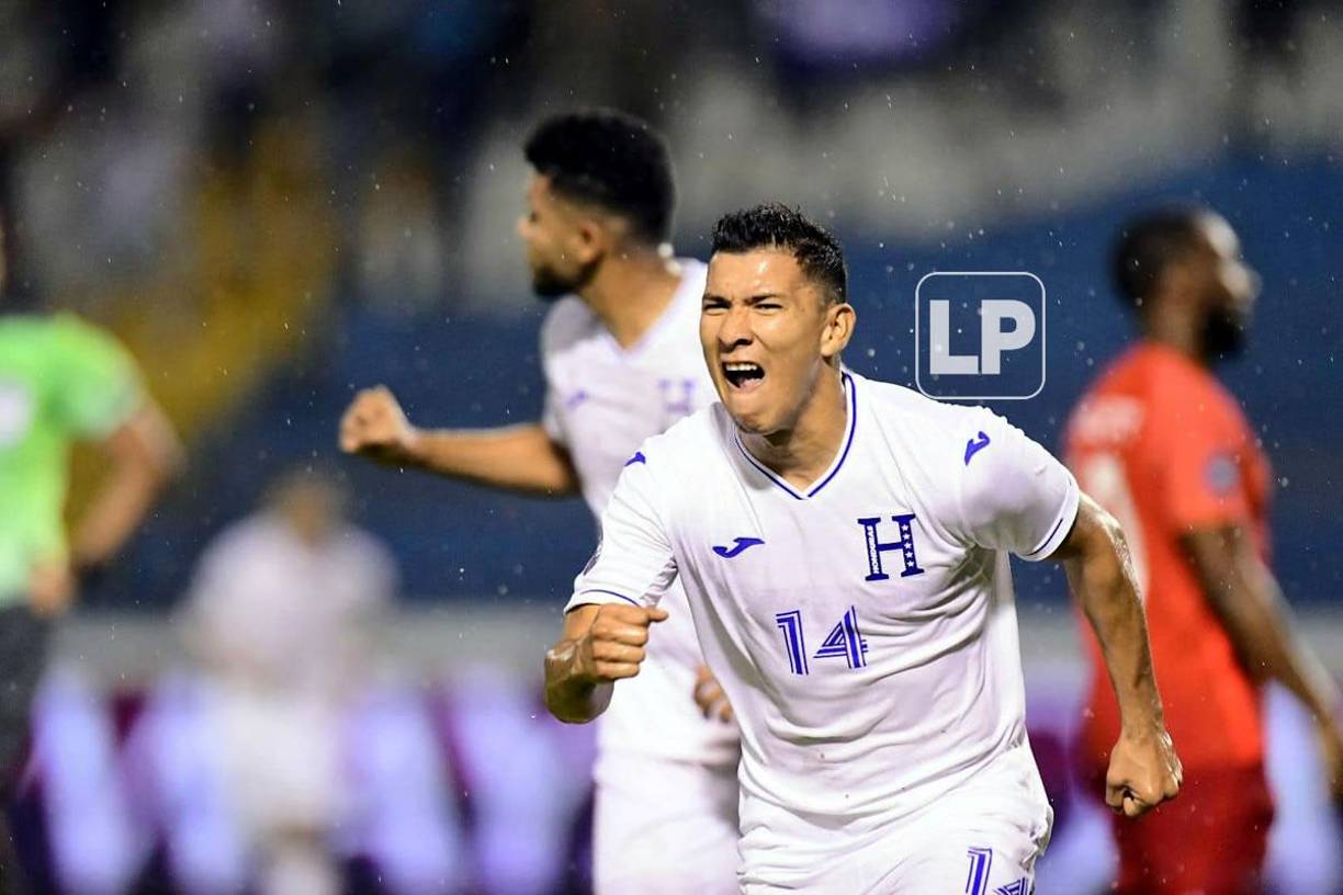Kevin López celebrando su gol con el que Honduras se puso adelante 1-0 sobre Canadá.