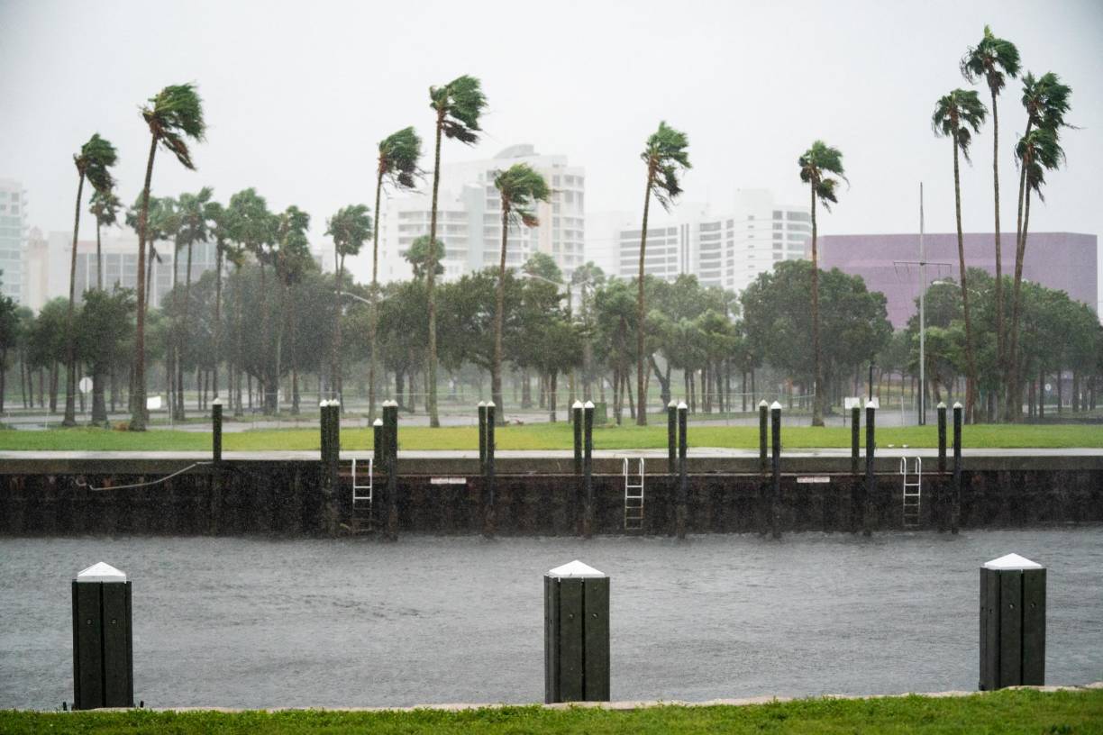 Es ahí donde se espera que toque tierra Ian en el transcurso de hoy con vientos “catastróficos” de categoría cuatro, según el NHC.