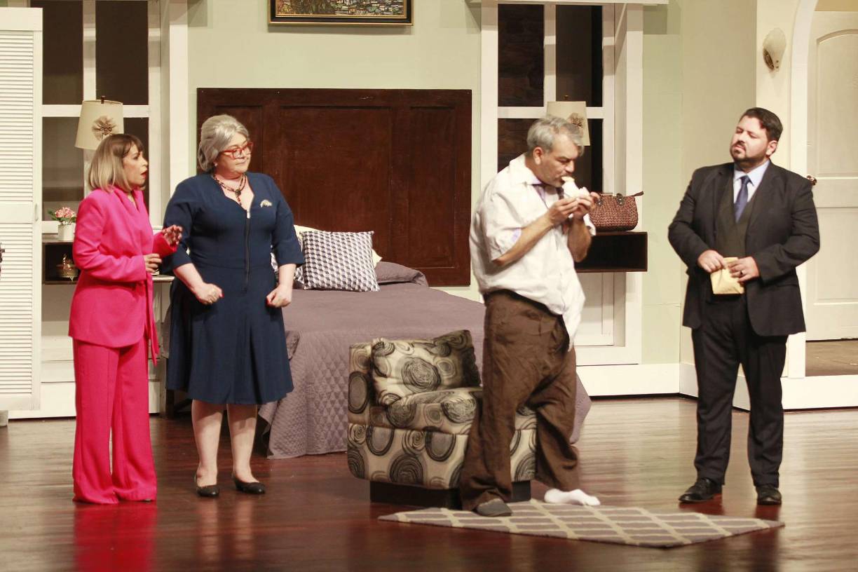 En declaraciones al diario La Nación (25/9/1967), Ricardo Talesnik explicaba sus intenciones al escribir esta obra: “Pretendo haber trazado personajes reales, en situaciones no cotidianas, intentando, por medio del humor, aproximarme a una atmósfera tragicómica”. 