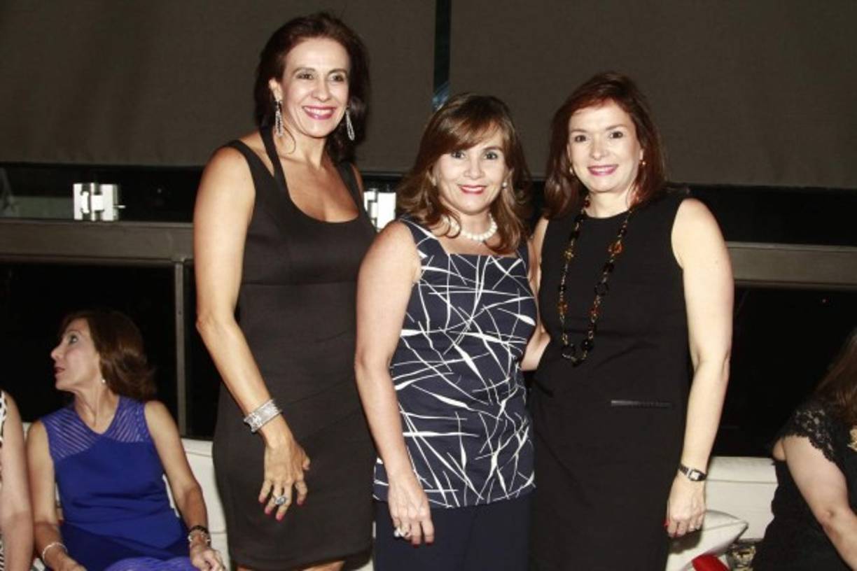 Anabell Larach, Elena Faraj y Claudia Albir.