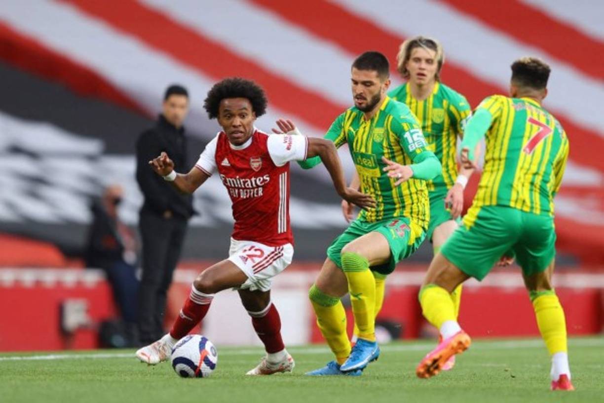 Willian: El jugador brasileño se va a marchar del Arsenal en junio, según apunta el periodista especializado Fabrizio Romano. Todo indica que el volante tendría ofertas de la MLS. Foto AFP.