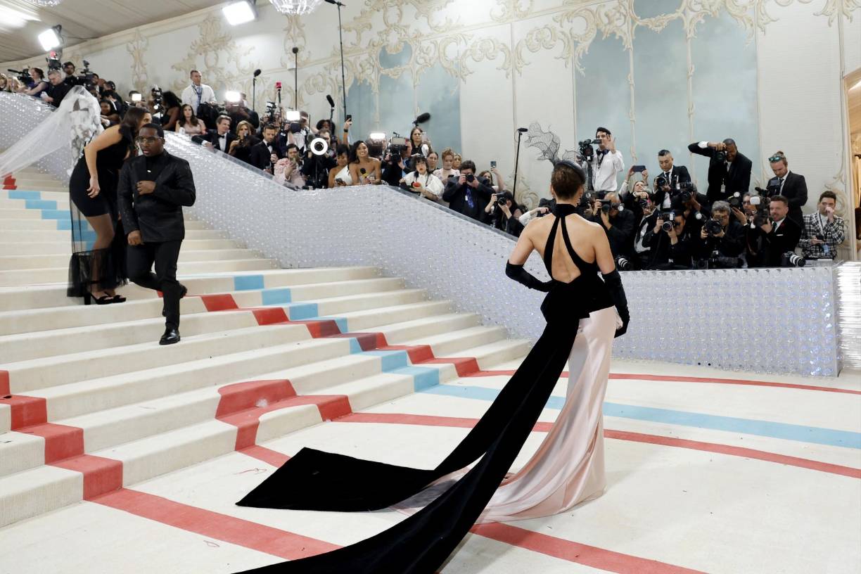 Sin embargo, la Diva del Bronx llegó a la gala sola, sin su esposo, el actor Ben Affleck.