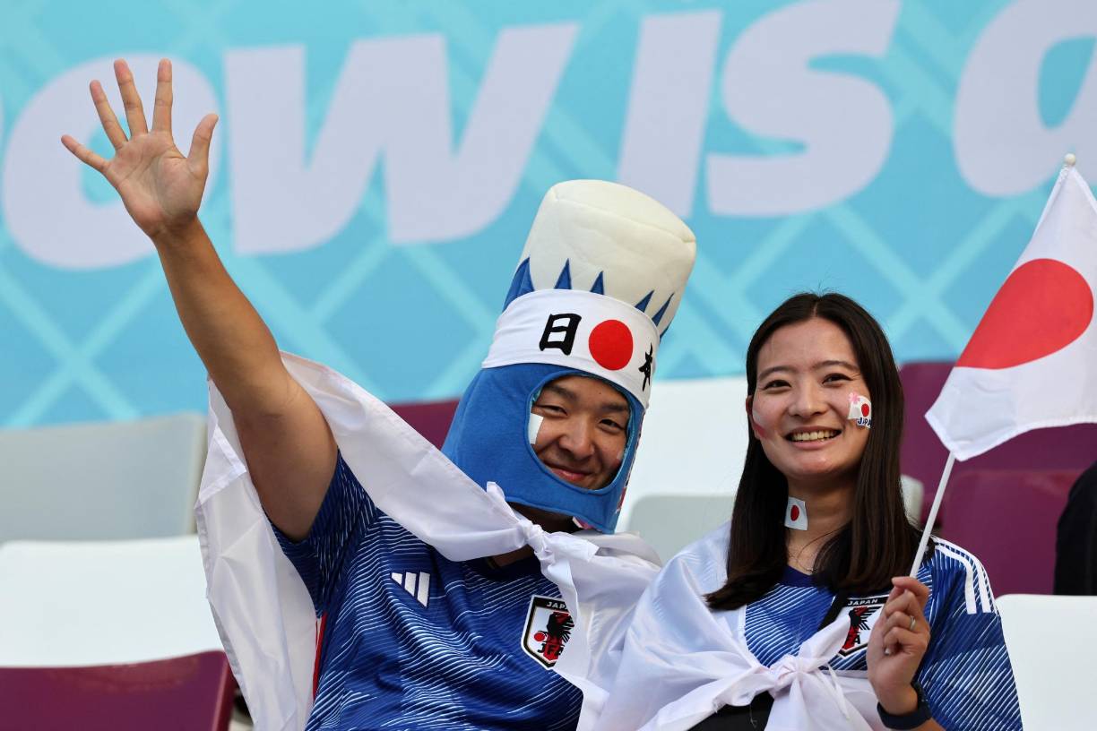 Y los hinchas japoneses siempre apoyaban a su equipo.