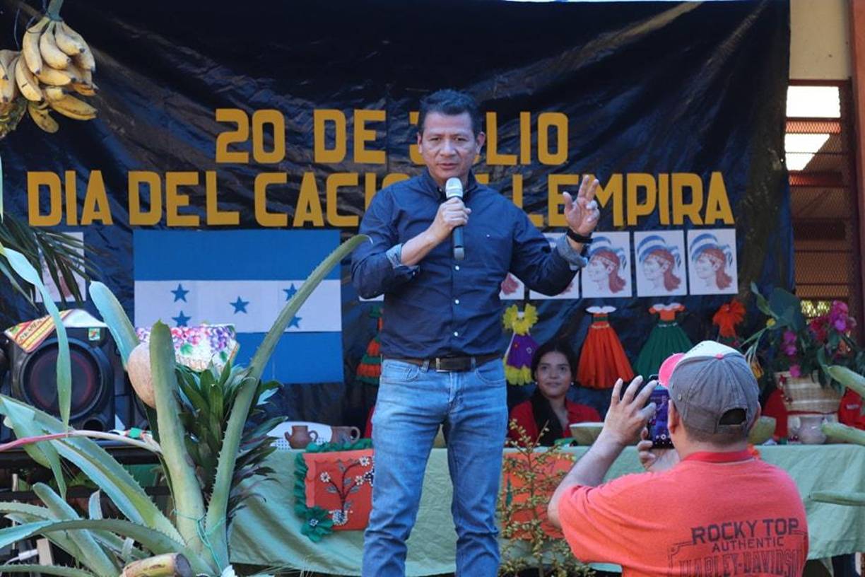 <b>“Uno tiene que aprender de las luchas de los héroes”</b>, agregó, reafirmando la importancia de preservar el <b>legado histórico</b> de figuras como Lempira.