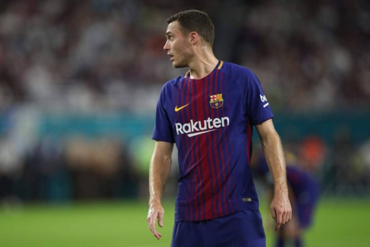 Ernesto Valverde ha decidido que Thomas Vermaelen continúe bajo sus órdenes en el FC Barcelona y ha pedido a la directiva que no le busque salida ya que cuenta con él para esta temporada. El técnico azulgrana valora del defensa su experiencia, juego aéreo y salida de balón y considera que es aprovechable siempre que le respeten las lesiones. El defensa belga, de 31 años, está muy motivado para tener minutos en el Barça tras su fallida cesión a la Roma.