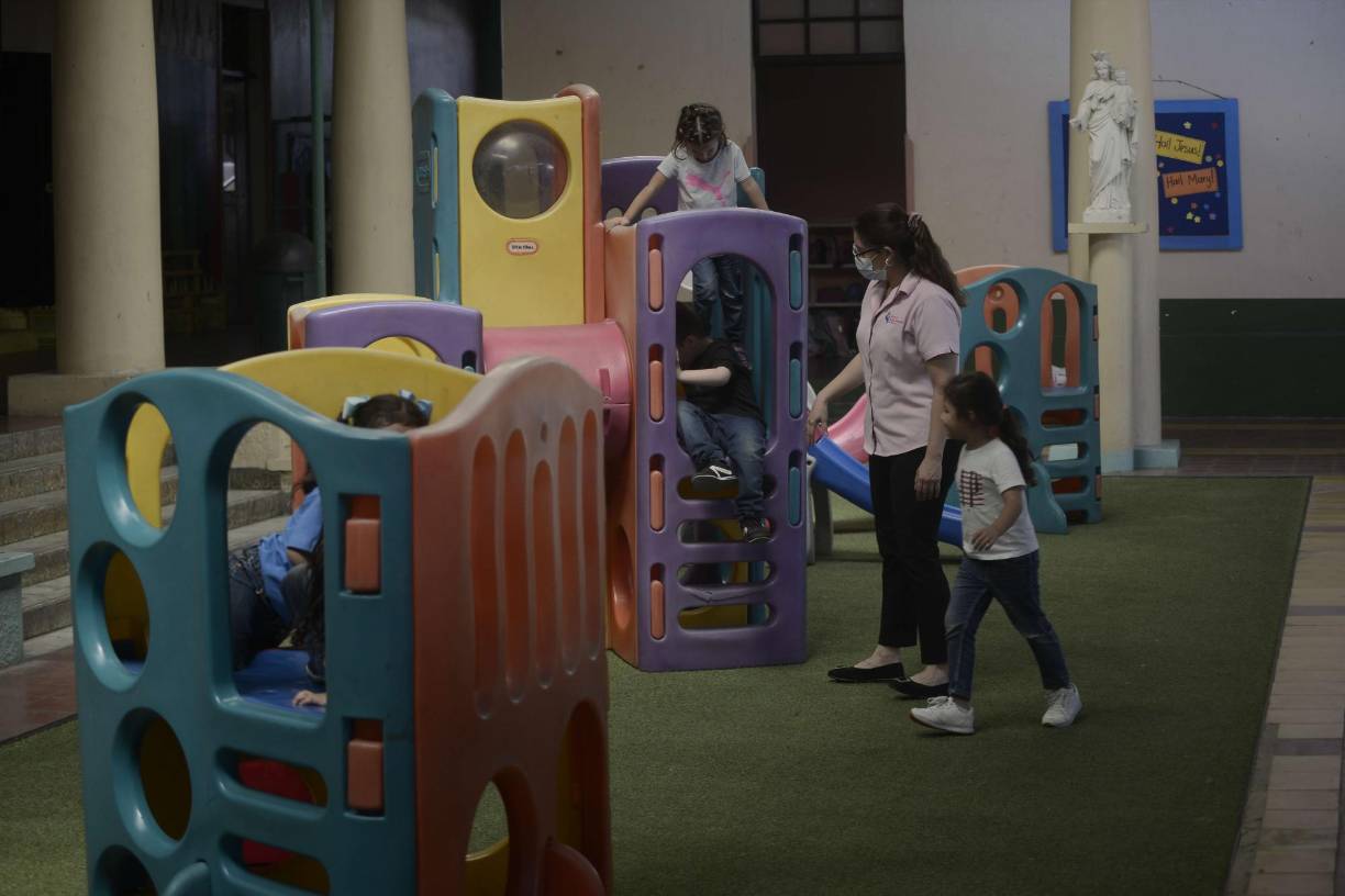 Para cumplir con estos objetivos, el profesor Noé Alvarenga, expresó que se estará usando el sistema Steam (Science, Technology, Engineering and Math). 