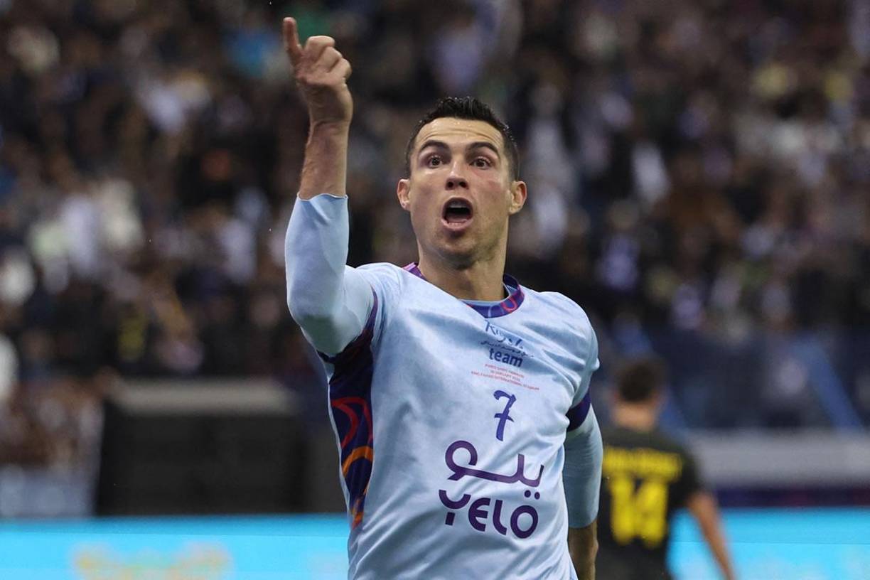 Cristiano Ronaldo celebrando su primer gol del partido contra el París Saint Germain.