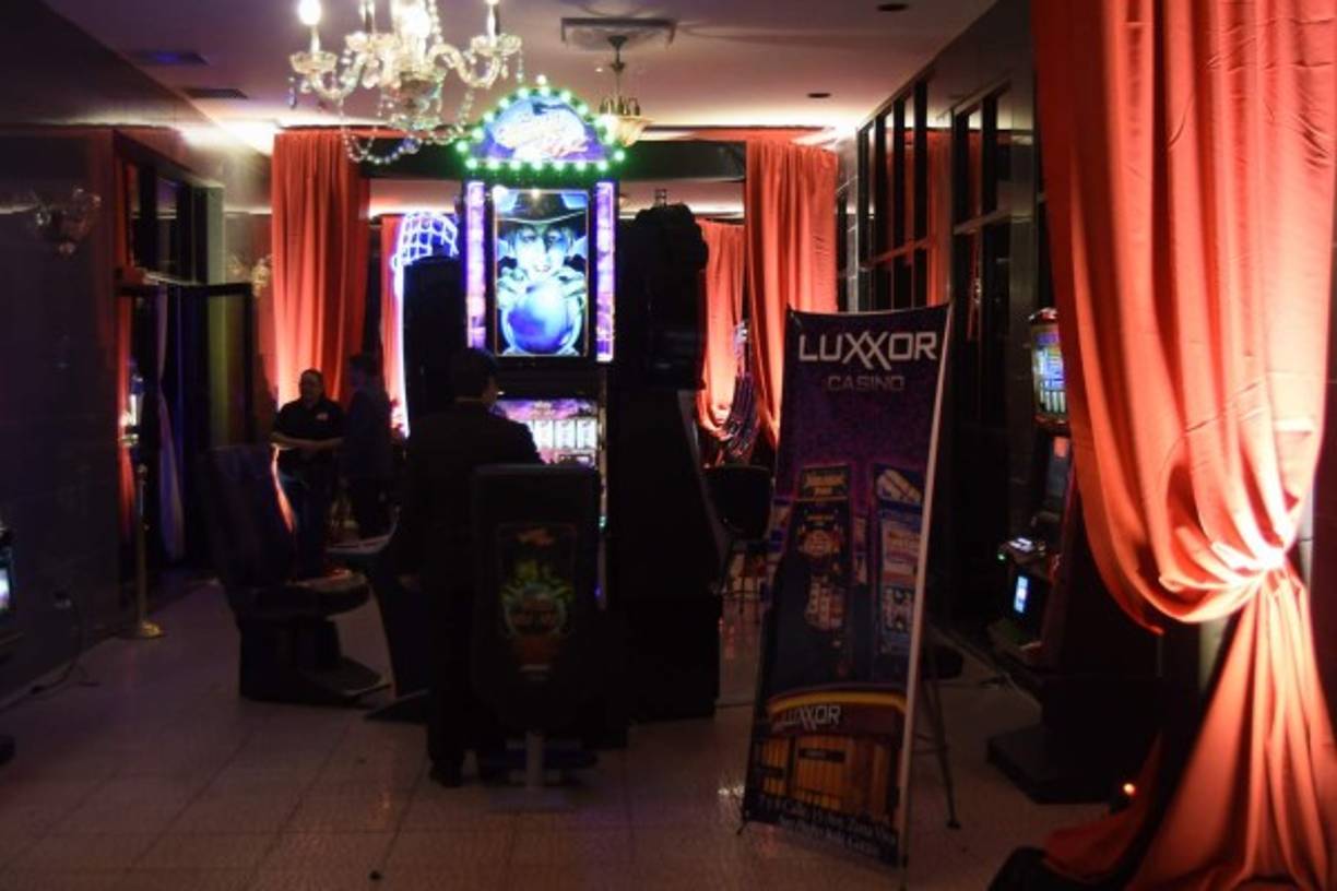 La famosas maquinas de casino no faltaron.