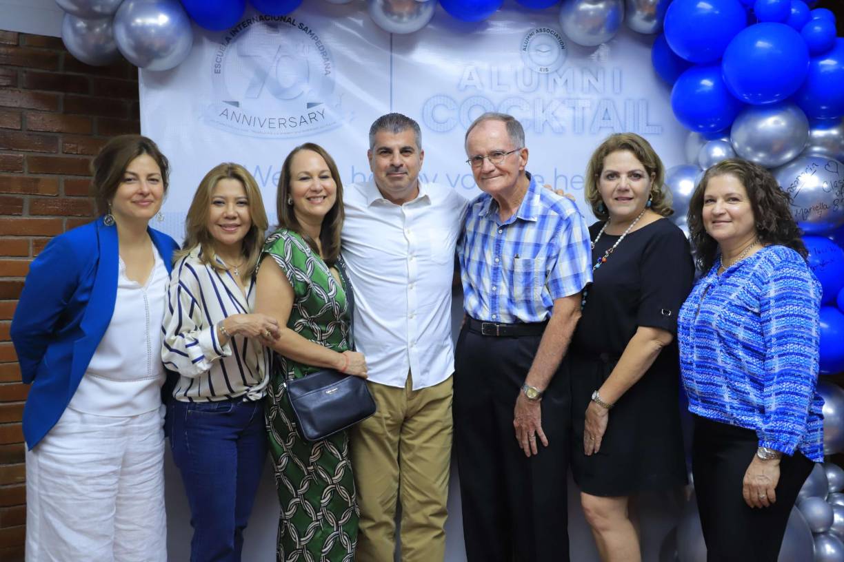 Ameno cóctel para celebrar 70 aniversario de la EIS