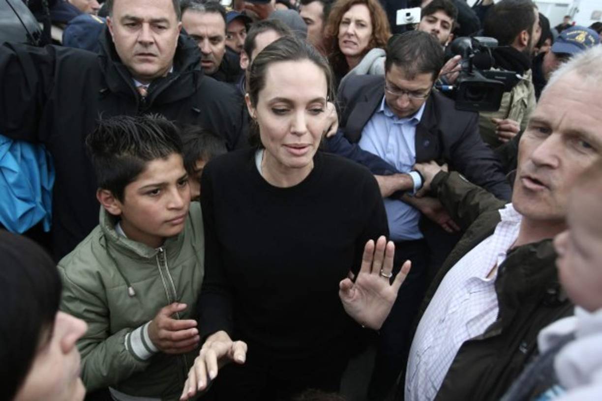 Al cumplirse cinco años del estallido del alzamiento contra el presidente Bashar Al Assad, la actriz dijo que 'hubiera querido estar' en Siria en ese trágico momento para ayudar a los ahora refugiados a regresar.