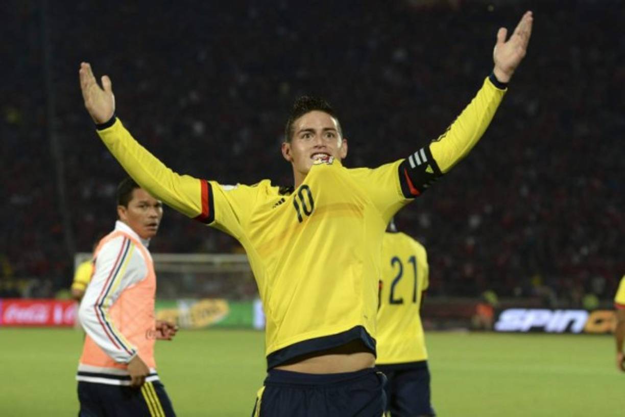 James Rodríguez dedica su profesión y goles a Dios, tanto que lleva tatuado en una pierna el rostro de Jesucristo.