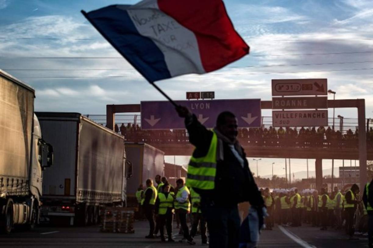 La decisión gubernamental de subir los precios de los carburantes tiene como objetivo impulsar una transición ecológica hacia energías no fósiles.