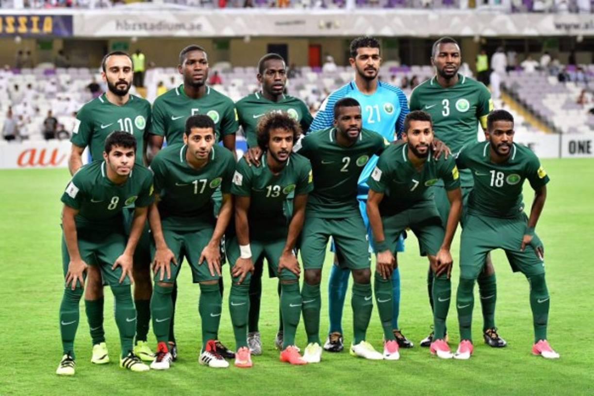 Arabia Saudita: 'Los Hijos del Desierto' - Así se autoproclaman los habitantes país de la península Arábiga. La selección de fútbol de Arabia Saudita está a cargo de la Federación de Fútbol de Arabia Saudita, perteneciente a la AFC.