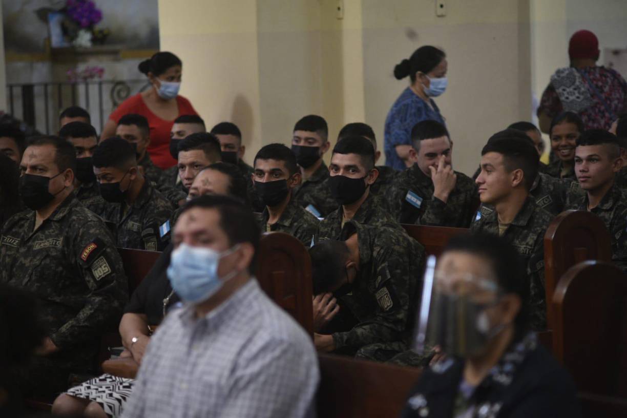 Católicos celebran Miércoles de Ceniza que marca el inicio de la Cuaresma (FOTOS)