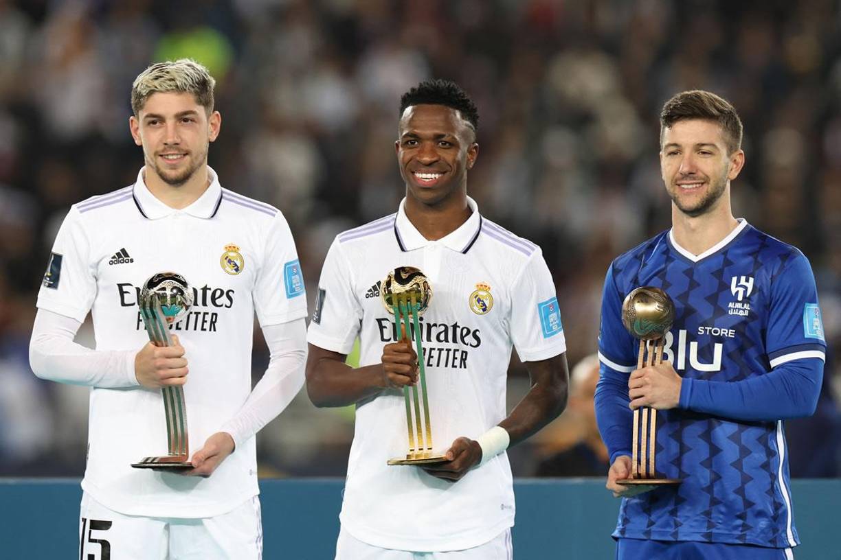 Todos sudamericanos. El brasileño Vinicius ganó el Balón de Oro del Mundial de Clubes, el uruguayo Fede Valverde el de plata y el argentino Luciano Vietto el de bronce.